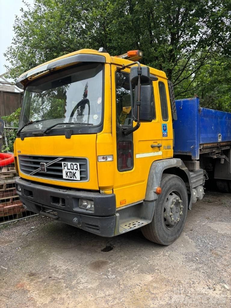 Volvo FL 220 Flatbed / Dropside trucks