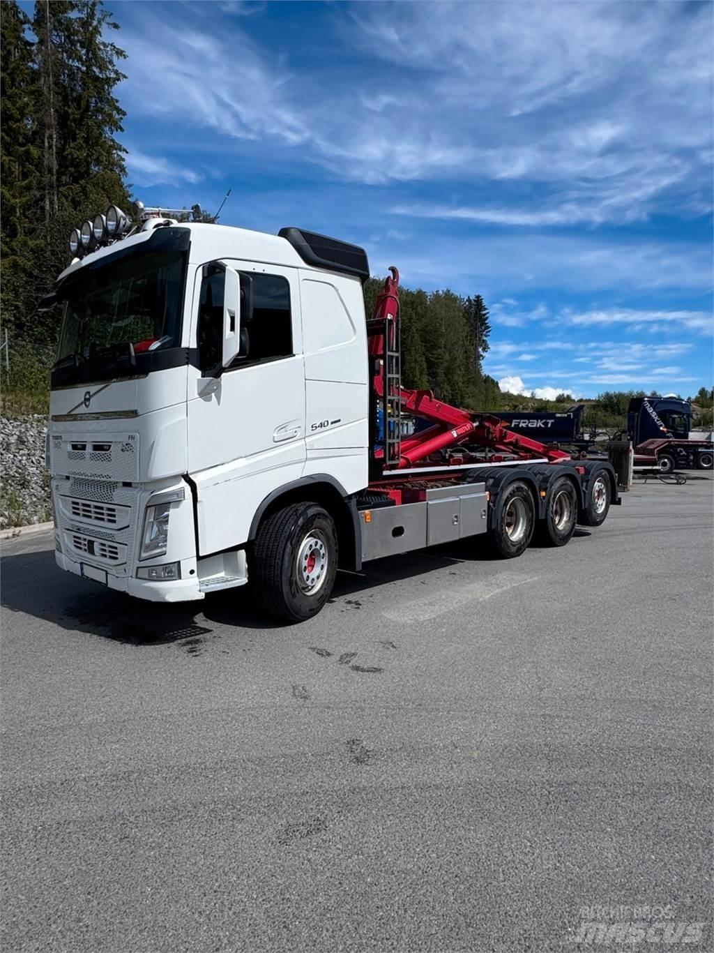 Volvo FH 540 8X4 Hook lift trucks