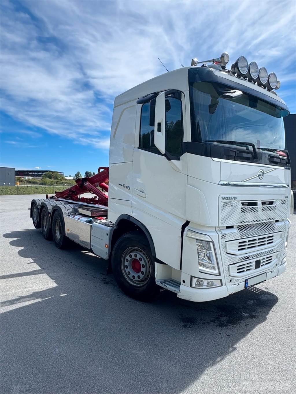 Volvo FH 540 8X4 Hook lift trucks