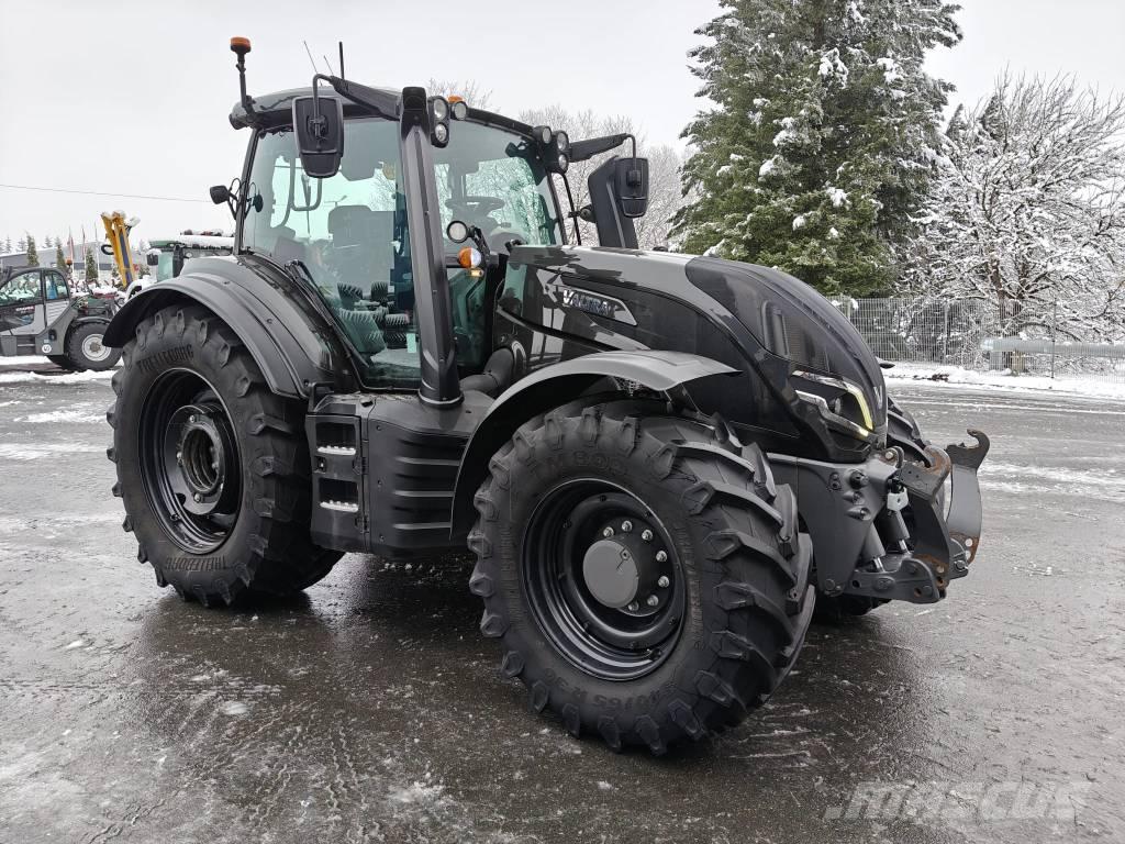 Valtra T 255 Versu Tractors