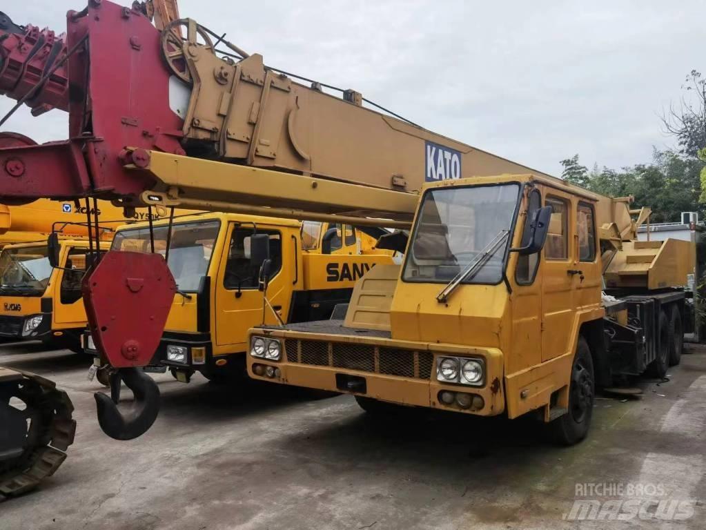 Kato 250 All terrain cranes