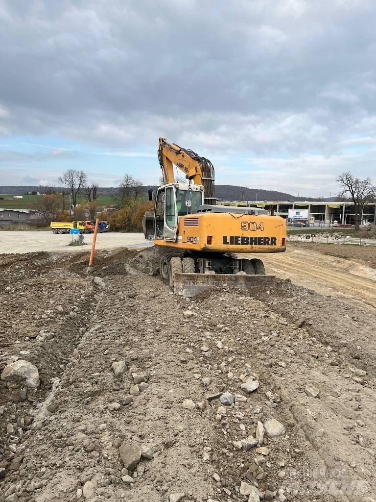 Liebherr A-904 900 Wheeled excavators