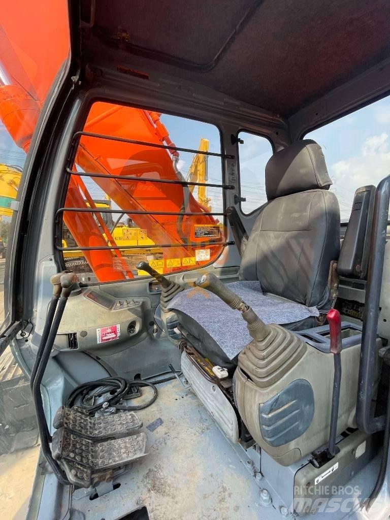 Hitachi EX 200 Crawler excavators