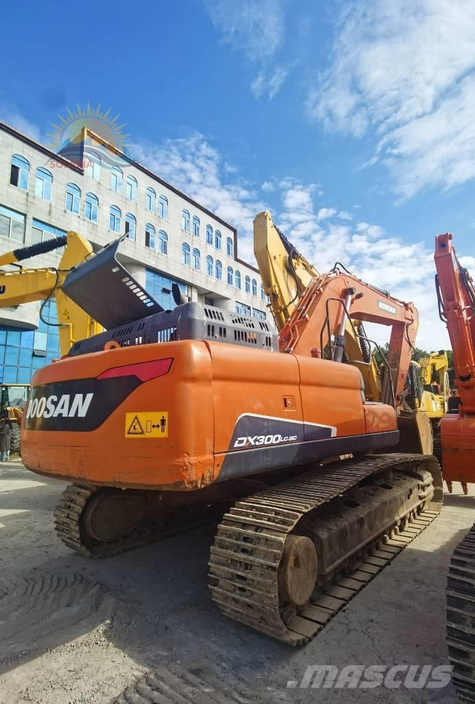Doosan DX 300 LC Crawler excavators
