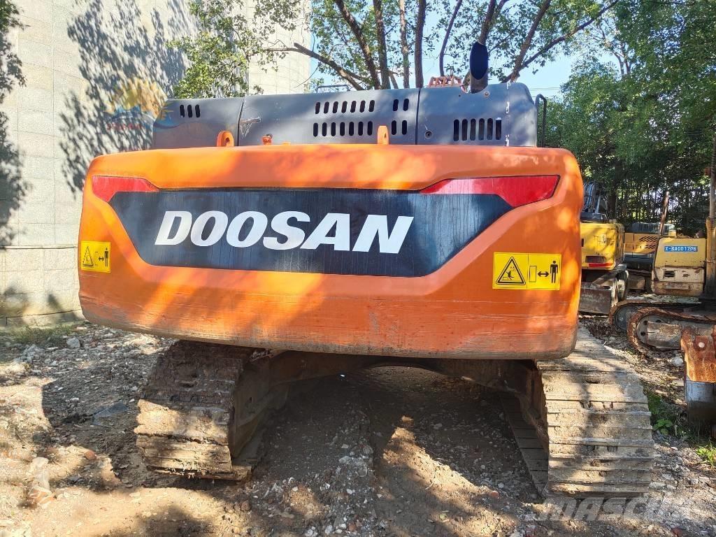 Doosan DX 300 LC Crawler excavators