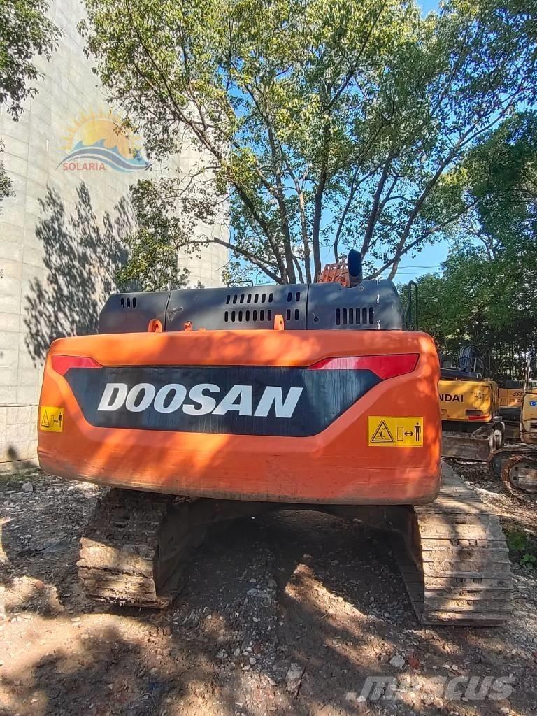 Doosan DX 300 LC Crawler excavators