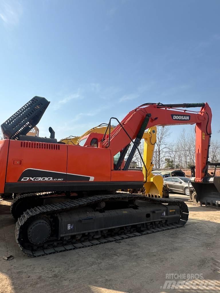 Doosan DX 300 Crawler excavators