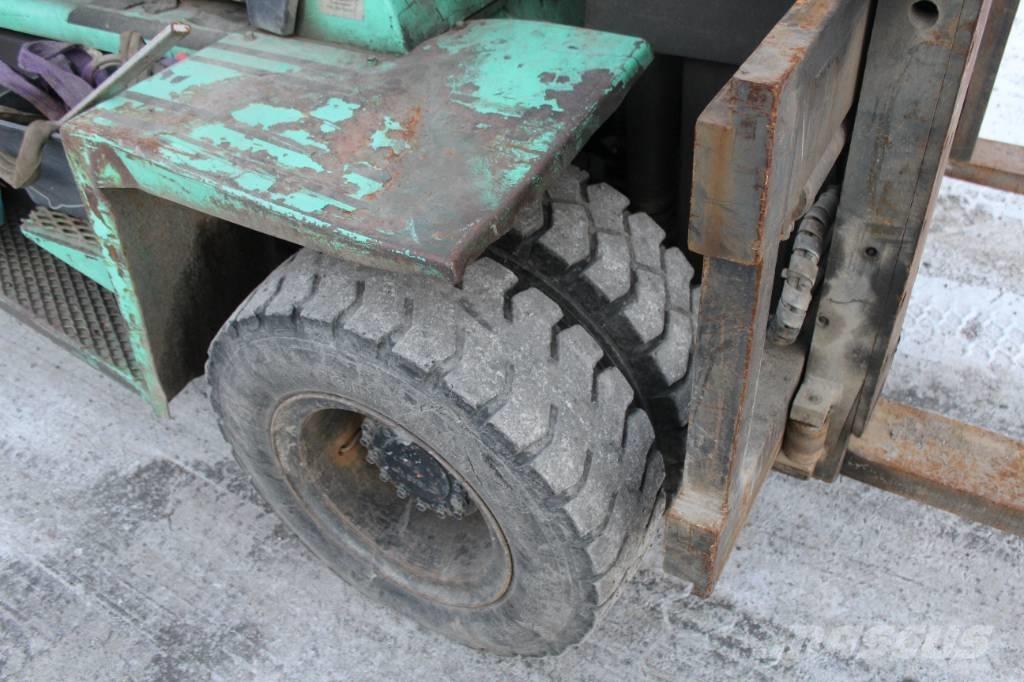 Mitsubishi FD 70 Diesel trucks