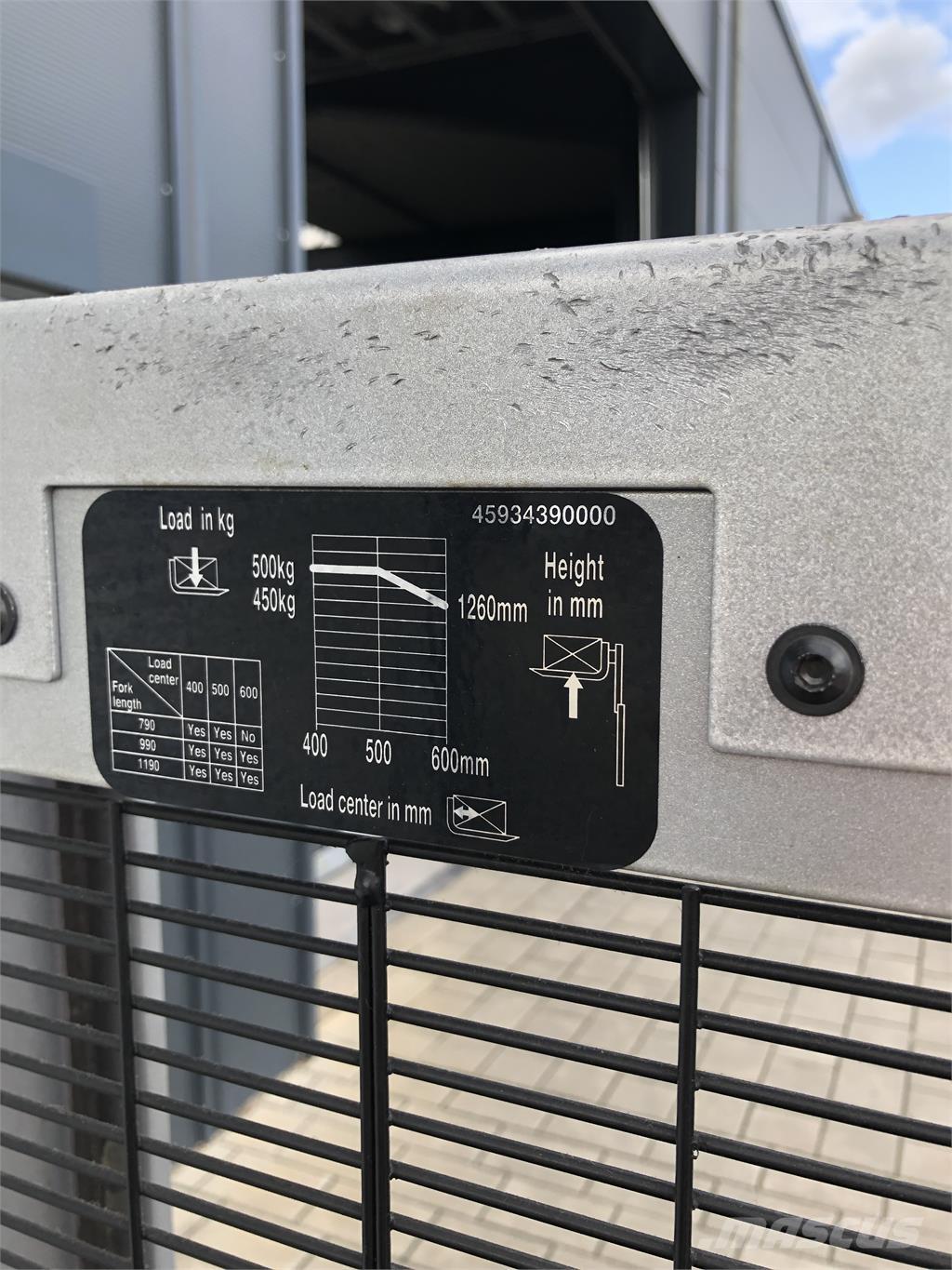 Still LTX FF 05 Tow truck