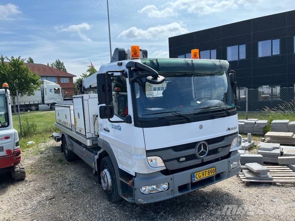 VERSALIFT VT-54-LF Truck mounted platforms