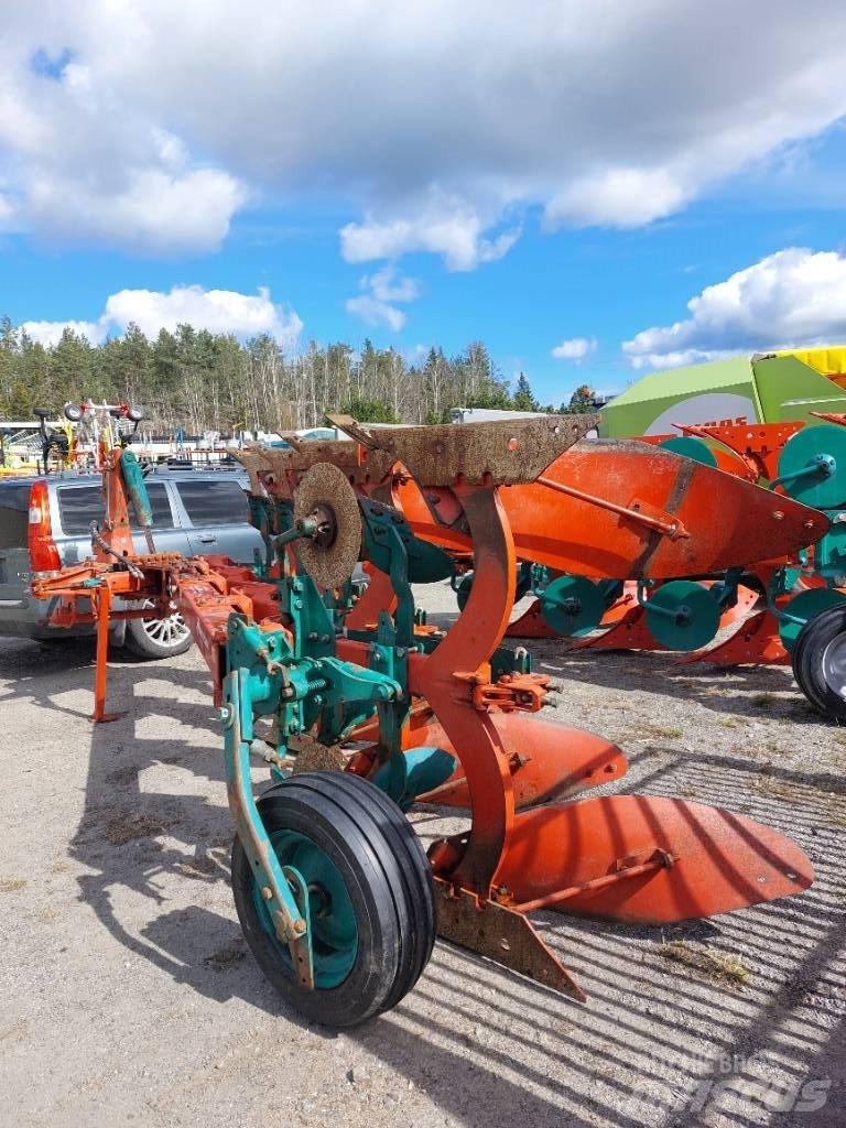 Kverneland EM 85 4 Reversible ploughs