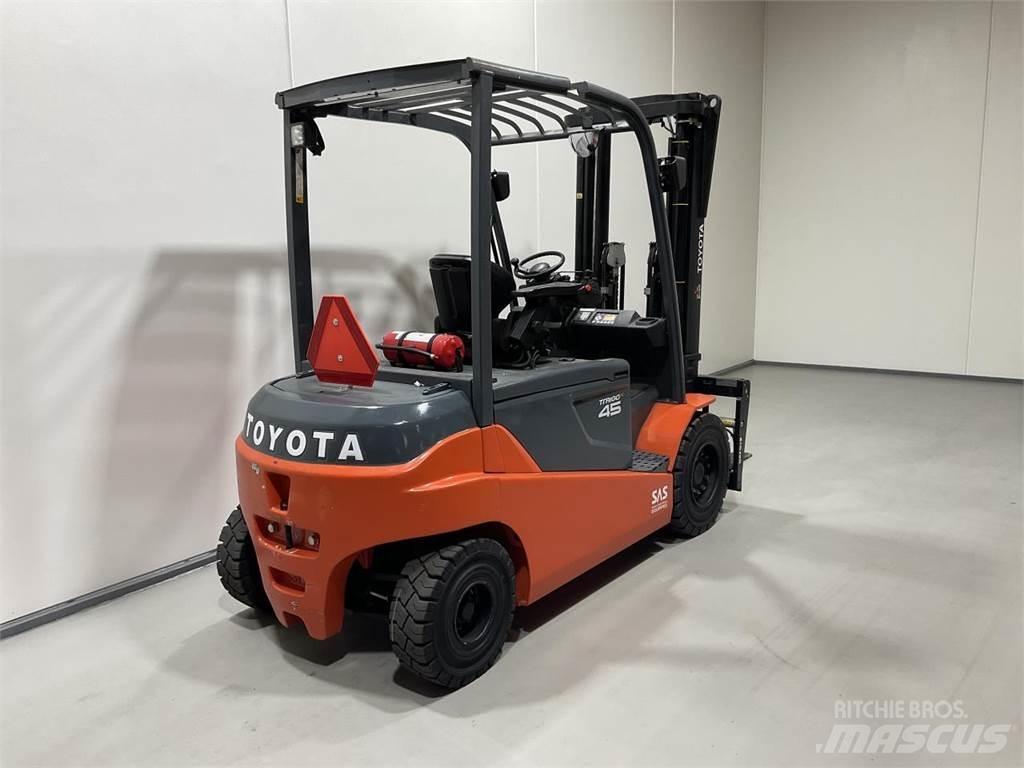 Toyota 8FBMT45 Electric forklift trucks