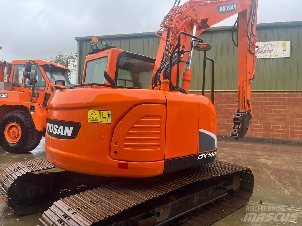  2015 DX140LCR-3 Crawler excavators
