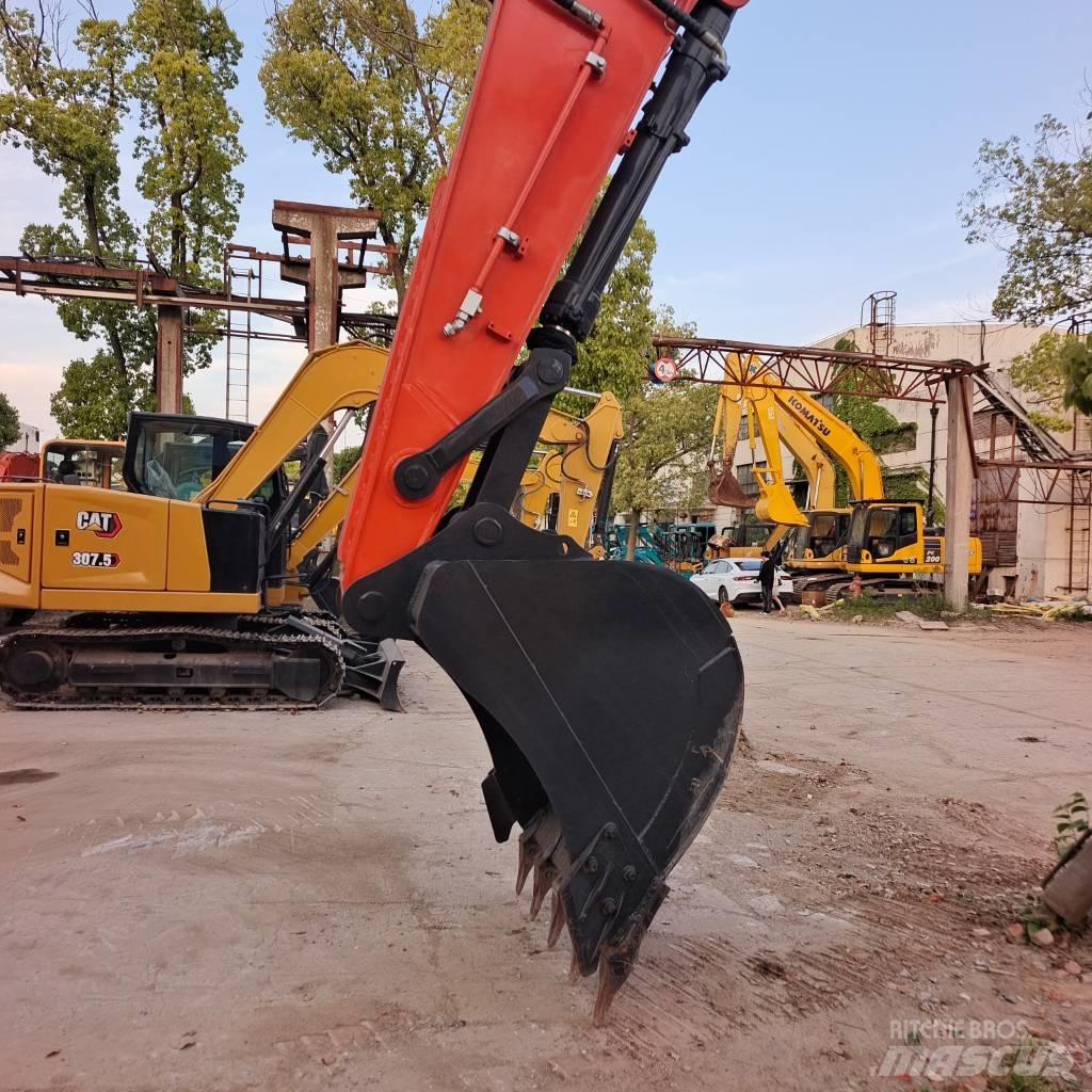 Doosan DX 300 LC Crawler excavators