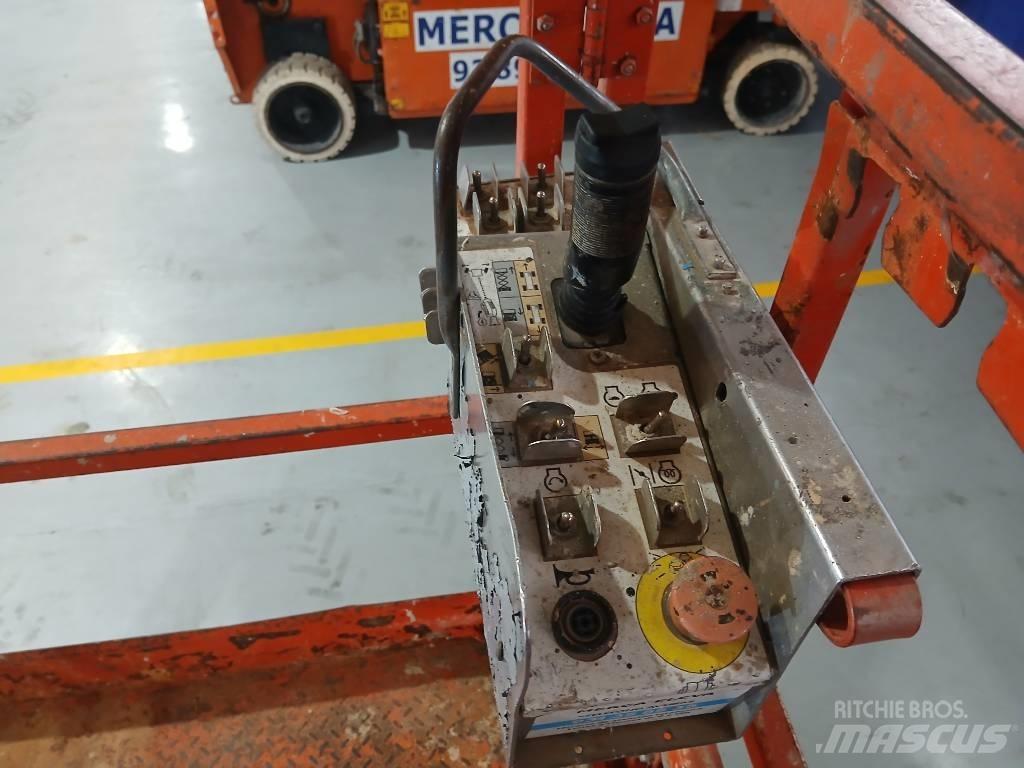 SkyJack SJ 6826 RT Scissor lifts