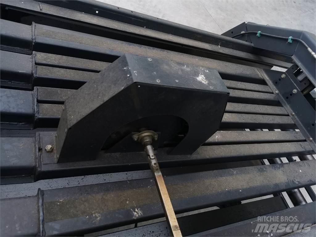 Vicon LB12200 Square balers