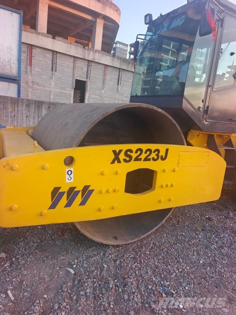 XCMG XS 223J Single drum rollers