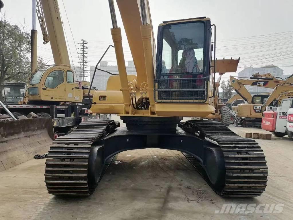 Komatsu PC 300 Crawler excavators