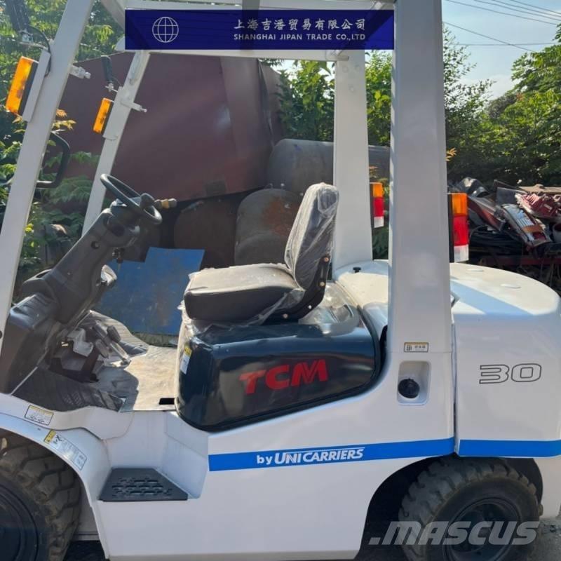 TCM FD 30 Diesel trucks