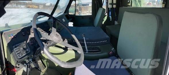 Oshkosh M1070 Prime Movers