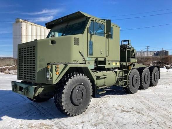 Oshkosh M1070 Prime Movers