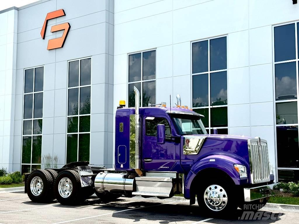 Kenworth W 990 Prime Movers