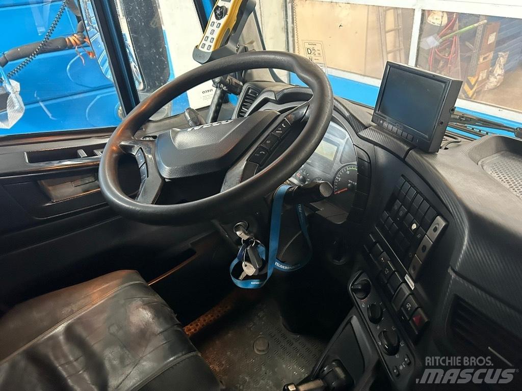 Iveco Trakker 450 Skip bin truck