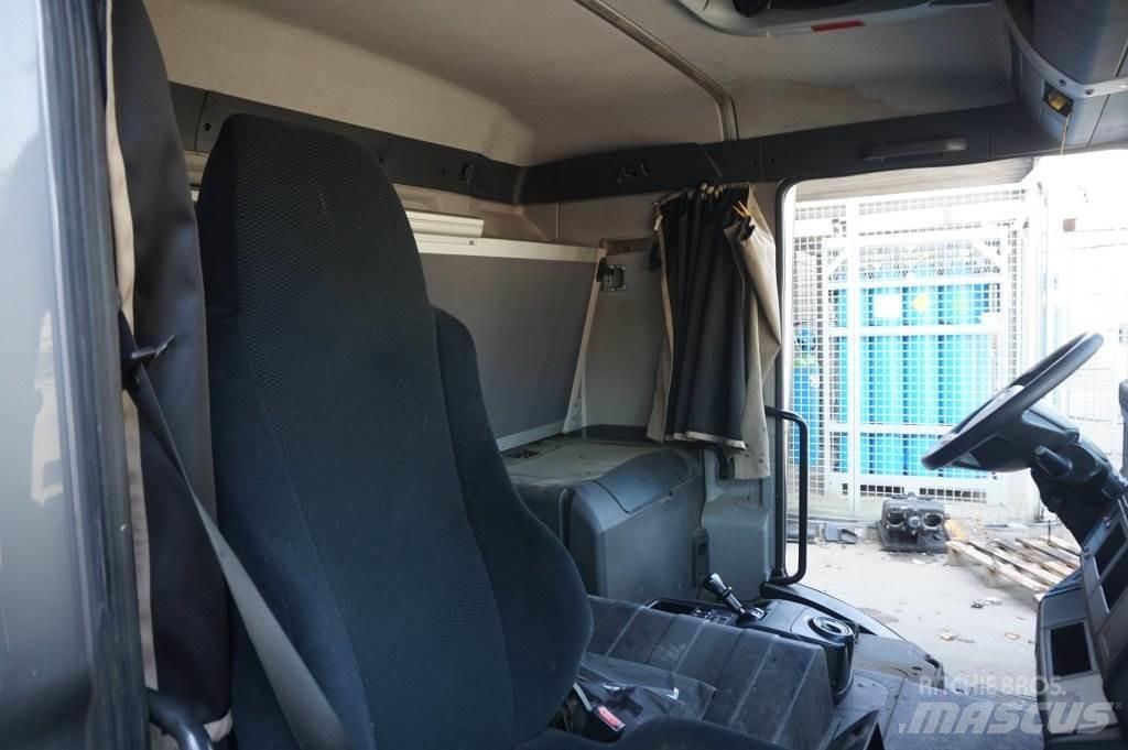 MAN F99L34 TGM Cabins and interior