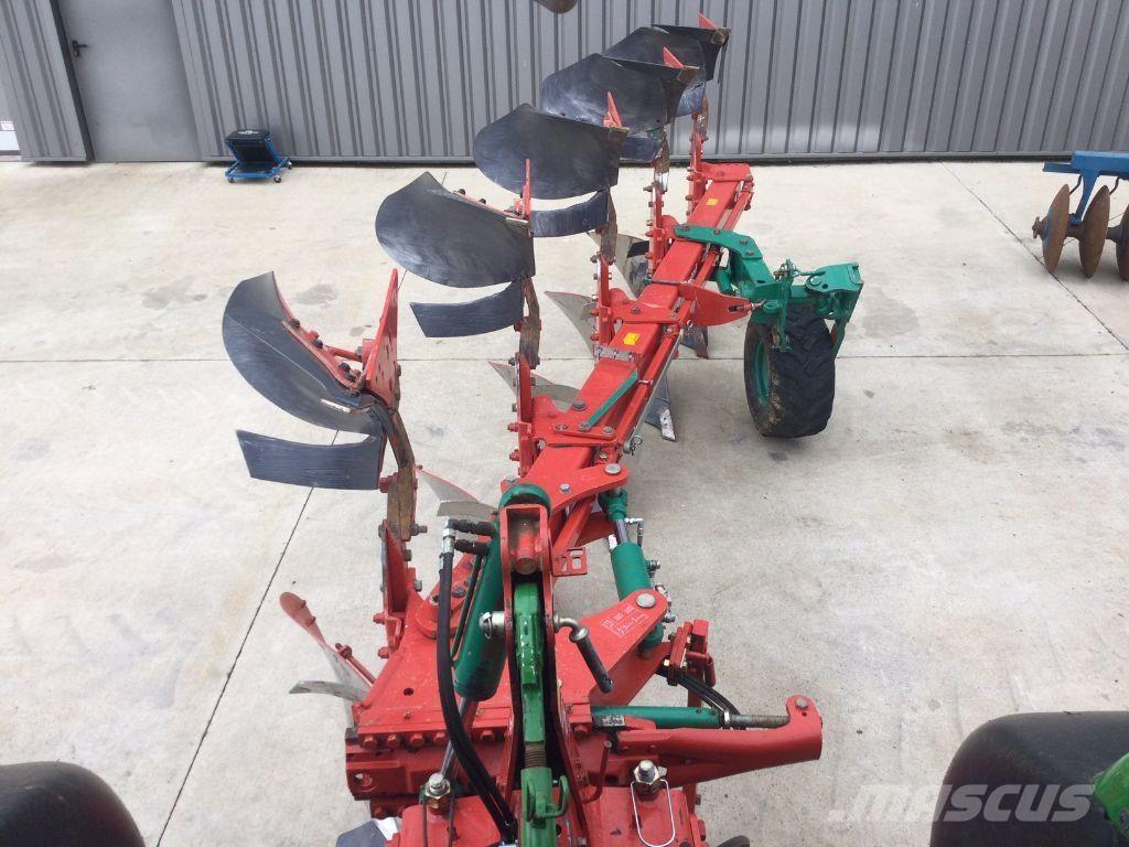 Kverneland LS100 Ploughs