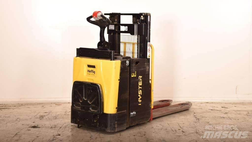 Hyster P2.0SD Low lift with platform