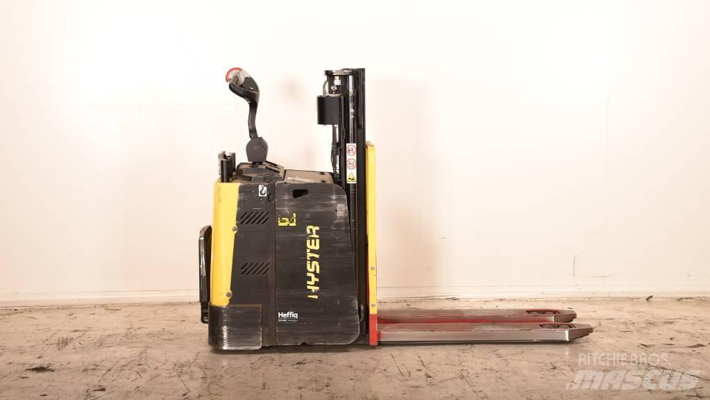 Hyster P2.0SD Low lift with platform