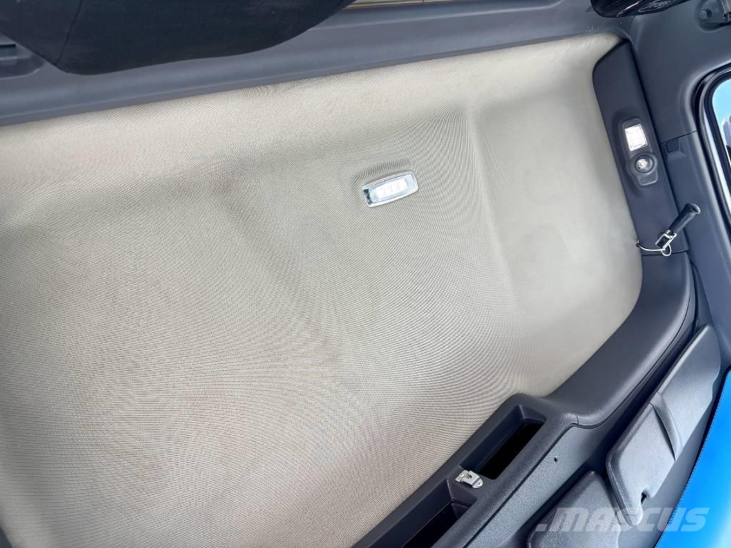 Peterbilt 567 Prime Movers