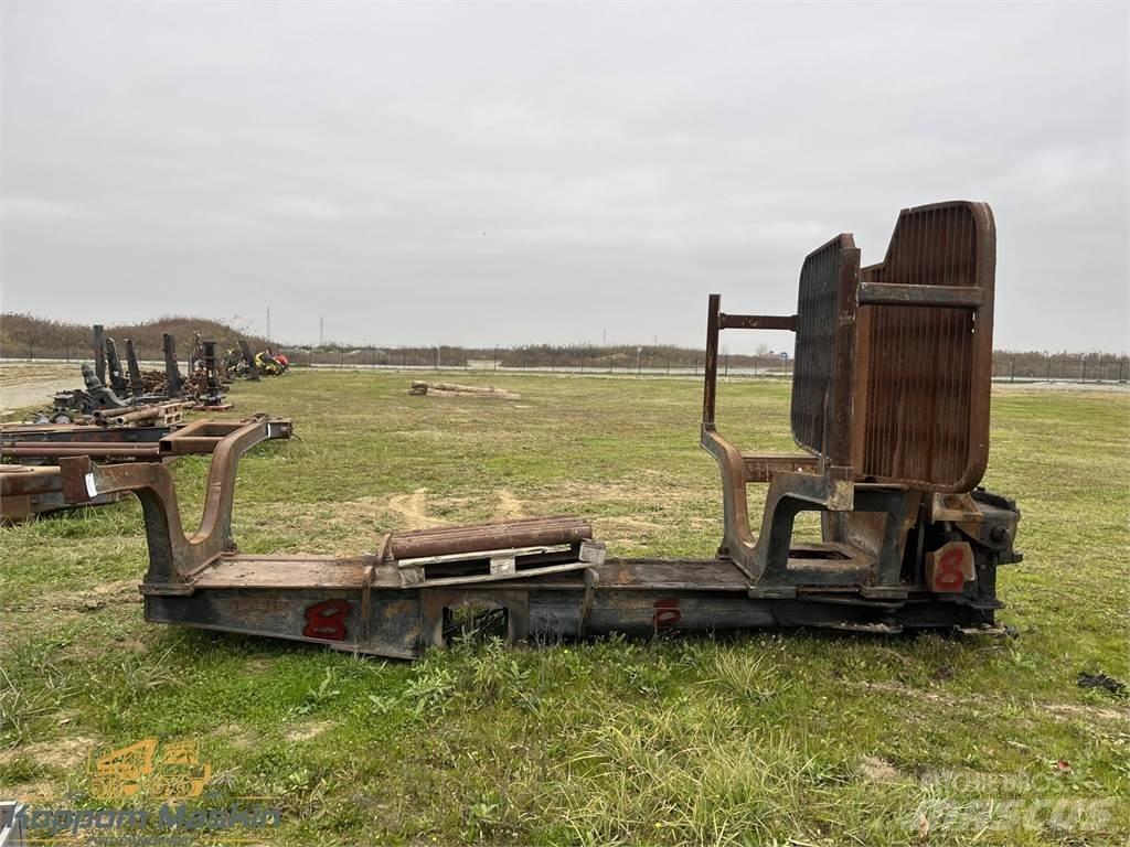John Deere 1210E Other components