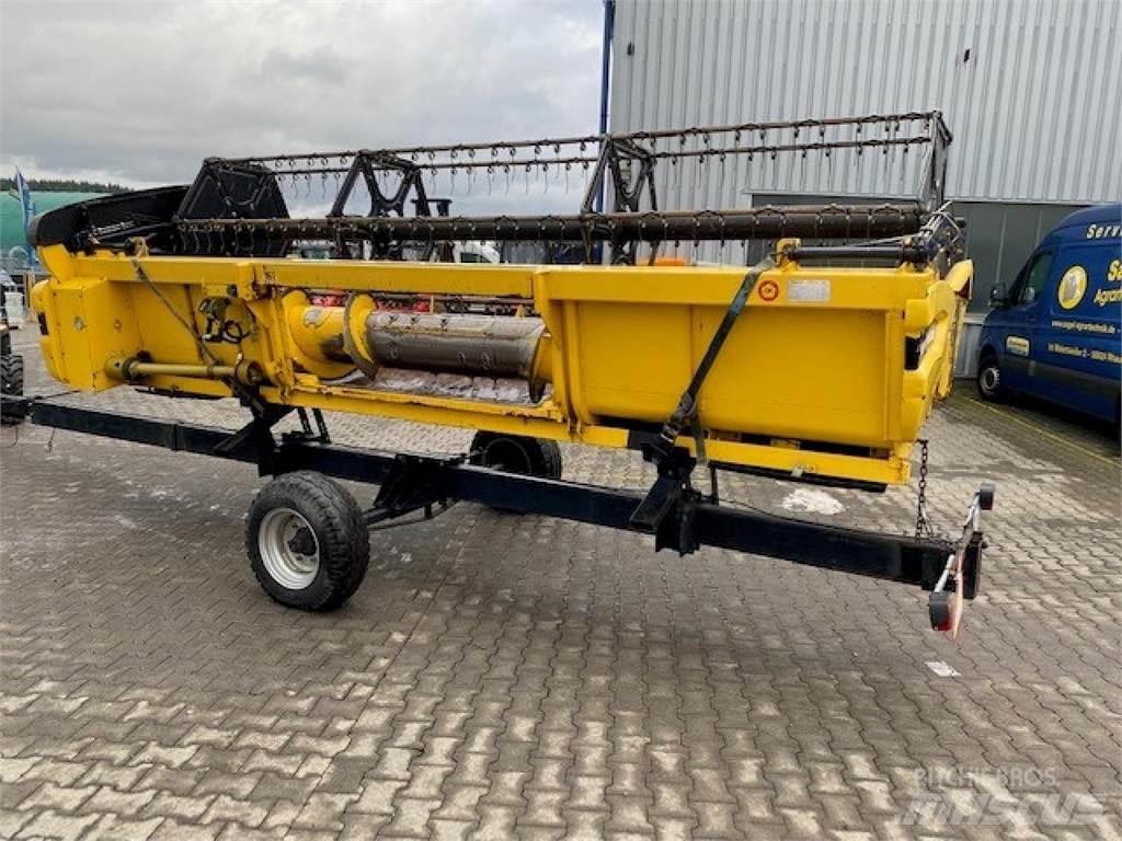 New Holland CX780 Combine harvesters