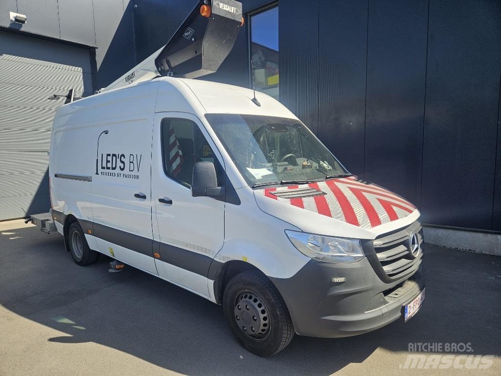 VERSALIFT VT 145 F Truck mounted platforms
