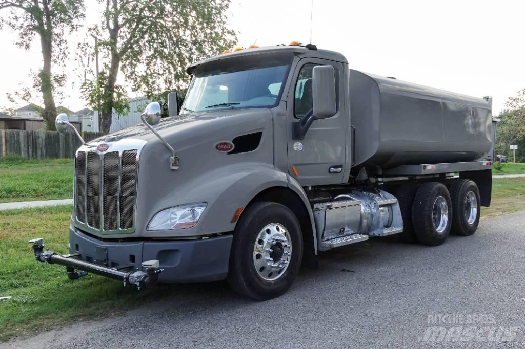 Peterbilt 579 Water bowser