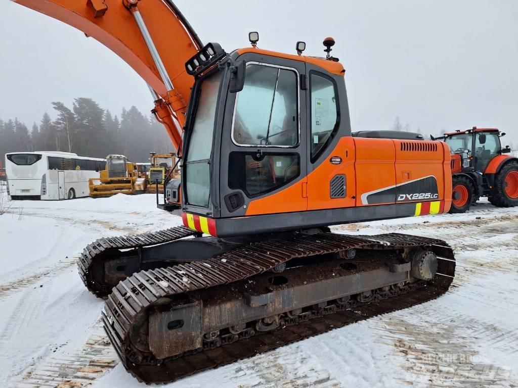 Doosan DX 225 LC Crawler excavators