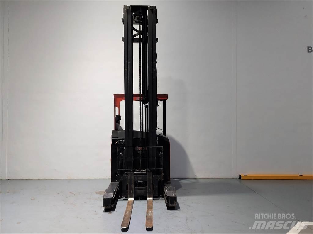 BT RRB 3 Reach truck