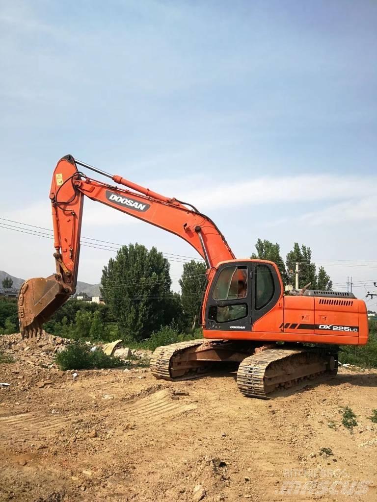 Doosan dx225 Crawler excavators