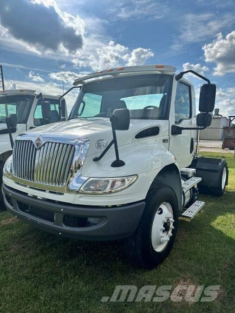 International MV607 Prime Movers