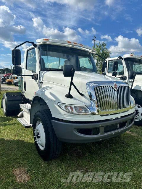 International MV607 Prime Movers