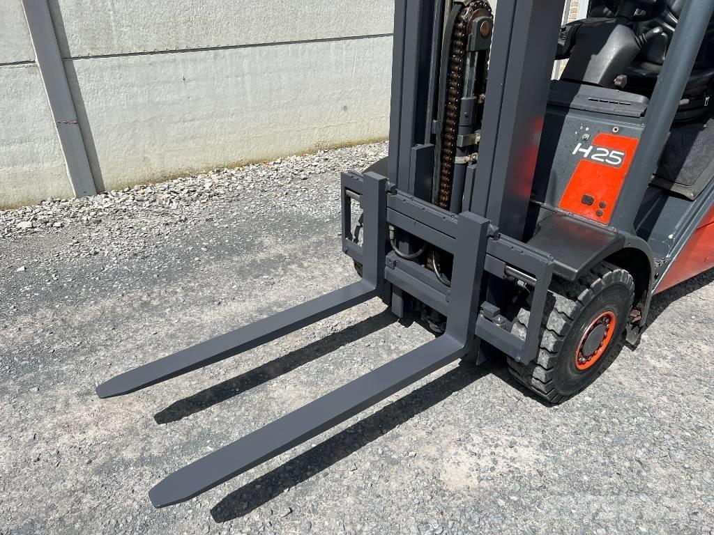Linde H25D-01 Diesel trucks