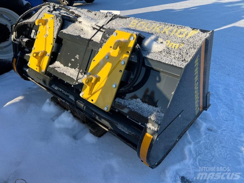 Soukkio HK 1.0m^3 Sand and salt spreaders