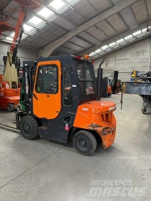 Doosan FD30 Diesel trucks