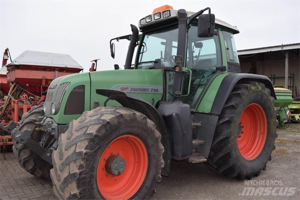 Fendt 716 Vario Tractors