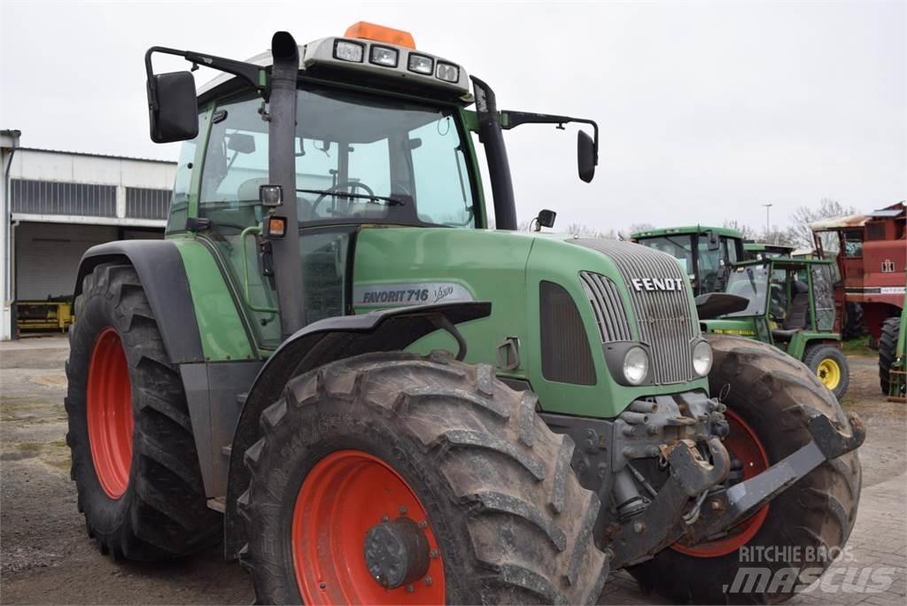 Fendt 716 Vario Tractors