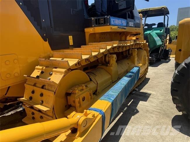 Shantui SD 32 Crawler dozers