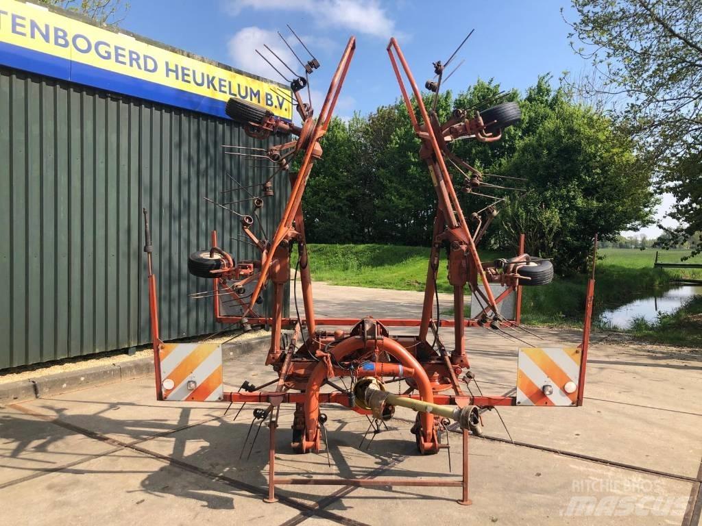 Kuhn GF 6301 M H O Rakes and tedders