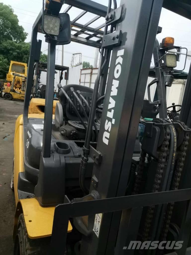 Komatsu 30 Telescopic handlers