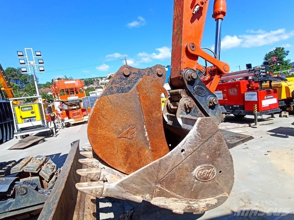 Hitachi ZX 135 US-6 Crawler excavators